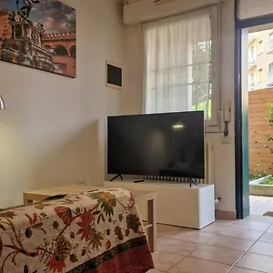  Appartamento Fiorilli House - Fair District - Gratis Private Parking